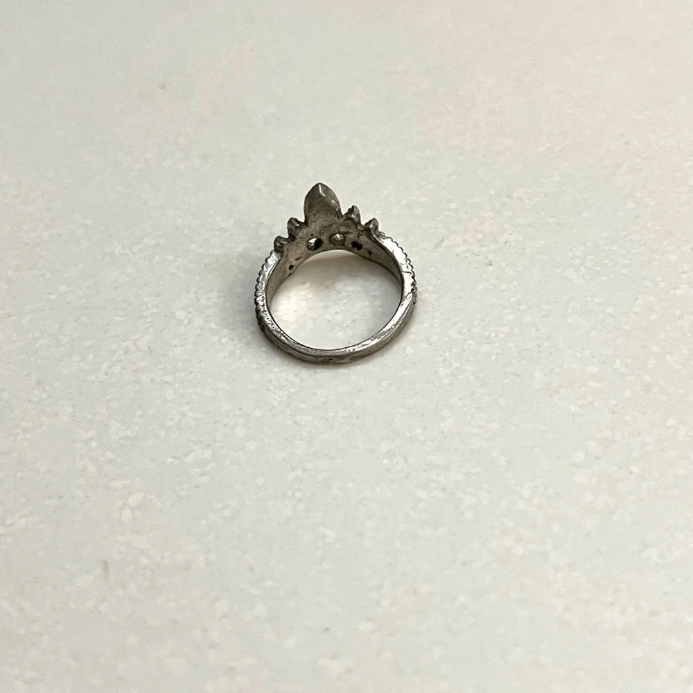 Small Tiara ring - Picture 6 of 6